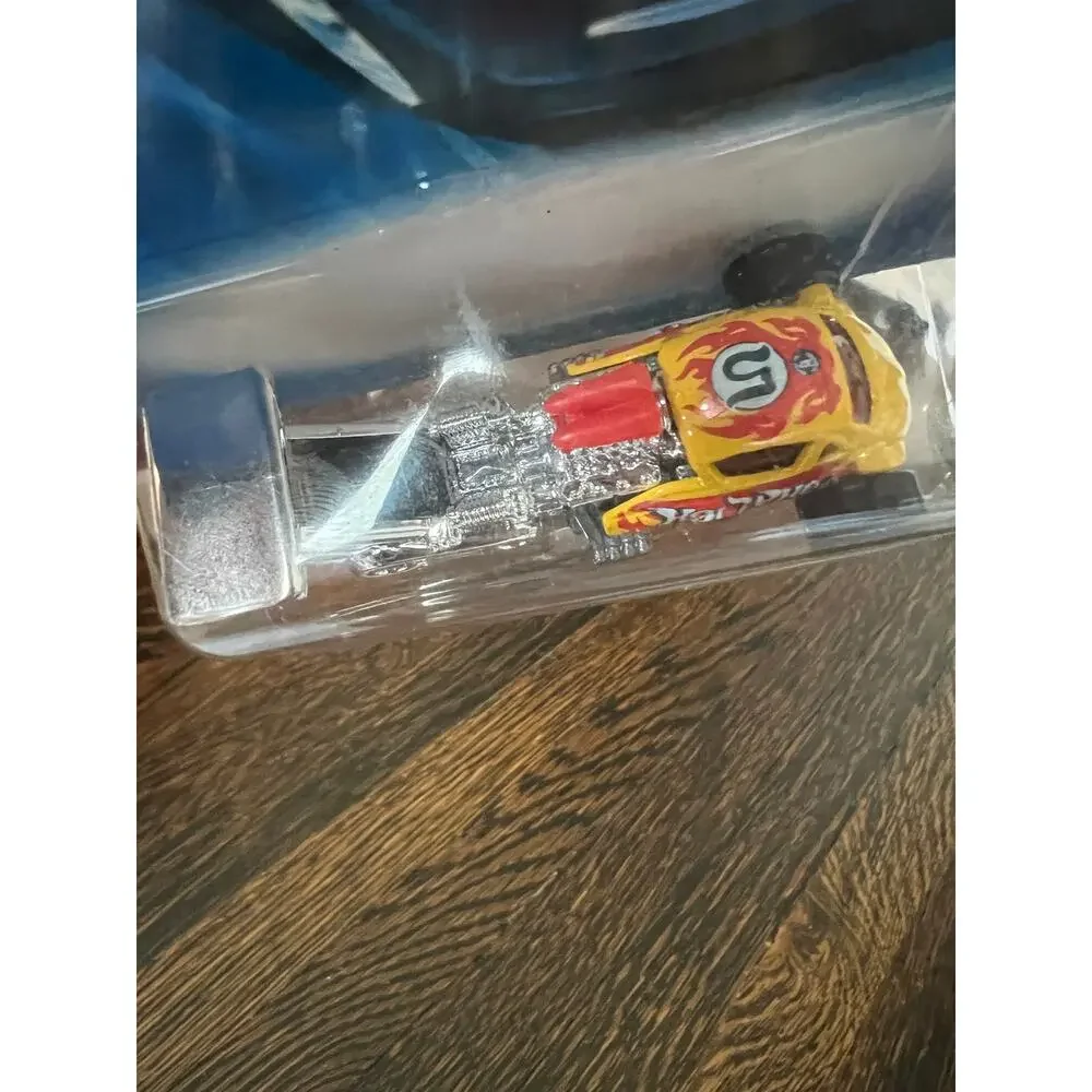 Hot Wheels 2007 All Stars 147 Whatta Drag Diecast Drag Car Yellow Red Flames New